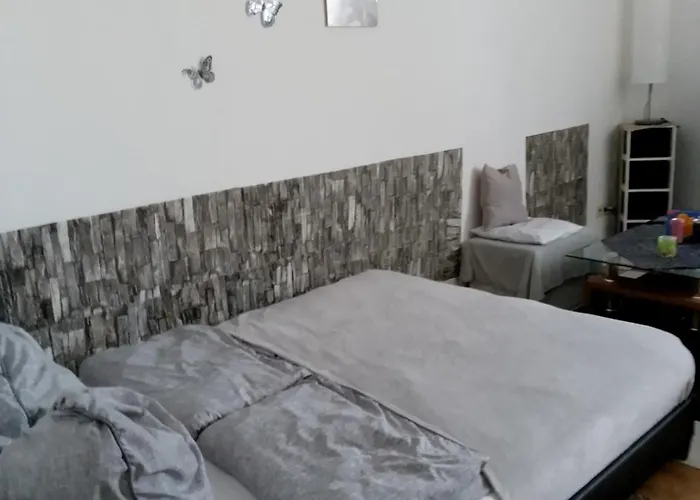 Studiowohnung, Neu Renoviert, Zentrale Lage