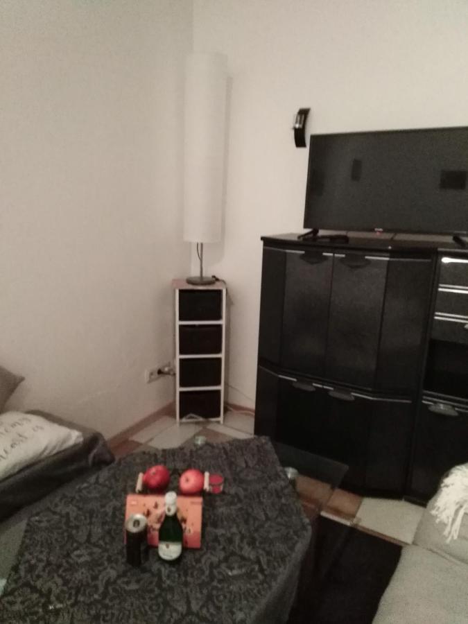 Studiowohnung, Neu Renoviert, Zentrale Lage Appartement